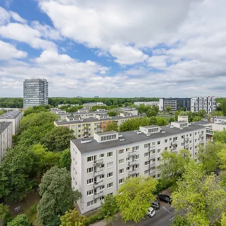 Apartamento Stylish Two-bedroom With Balcony In By Renters Varsóvia