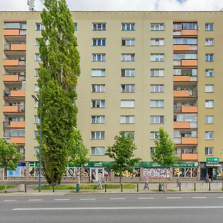 Stylish Two-bedroom With Balcony In By Renters Apartamento Varsóvia